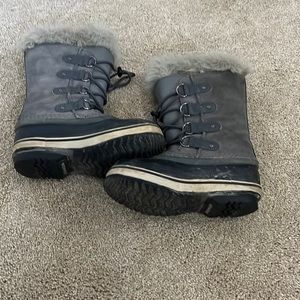 Sorell girls fuzzy snow boots